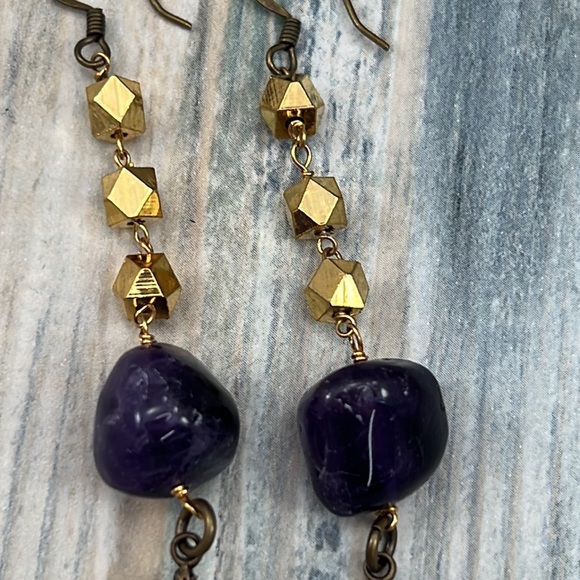⭐️Adorned Crown Artisan Assemblage amethyst rhinestone gold cube earrings - Picture 5 of 10